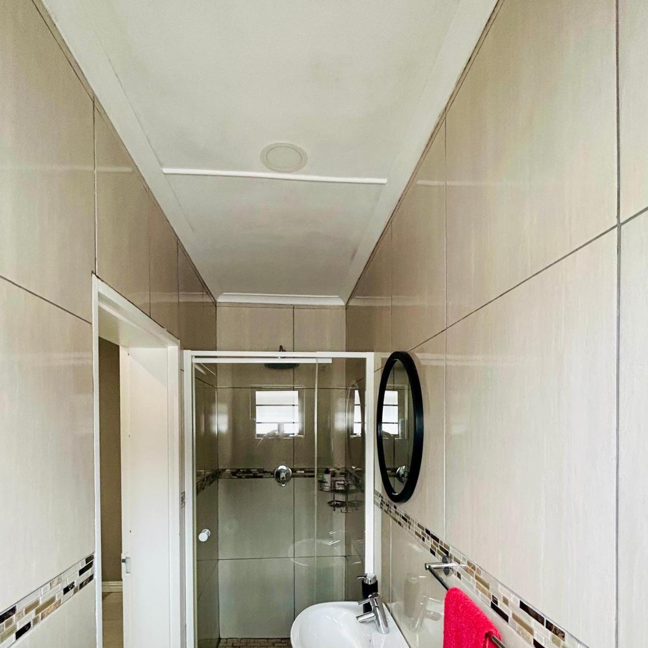 Hidden Bliss Guesthouse Ист-Лондон Номер фото
